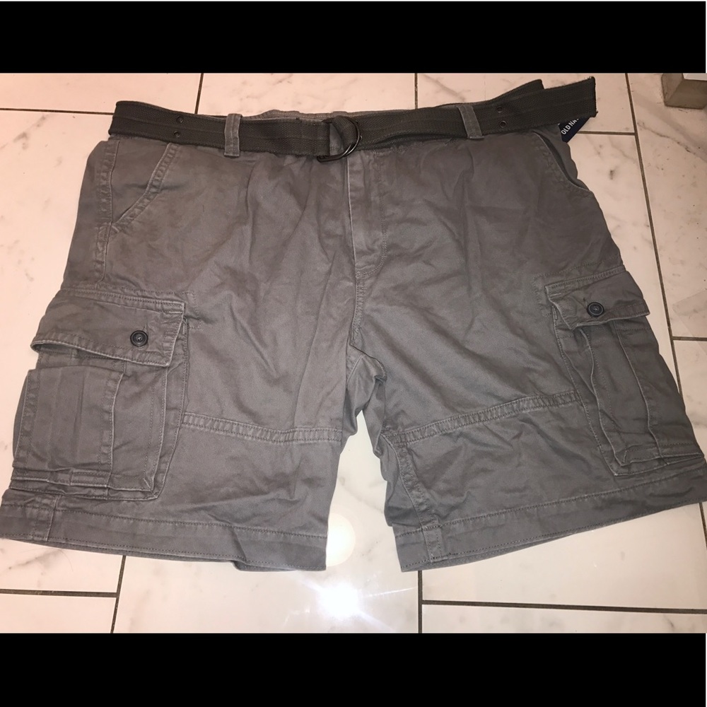 BNWT Old Navy Men's Belted Cargo Shorts Size 46